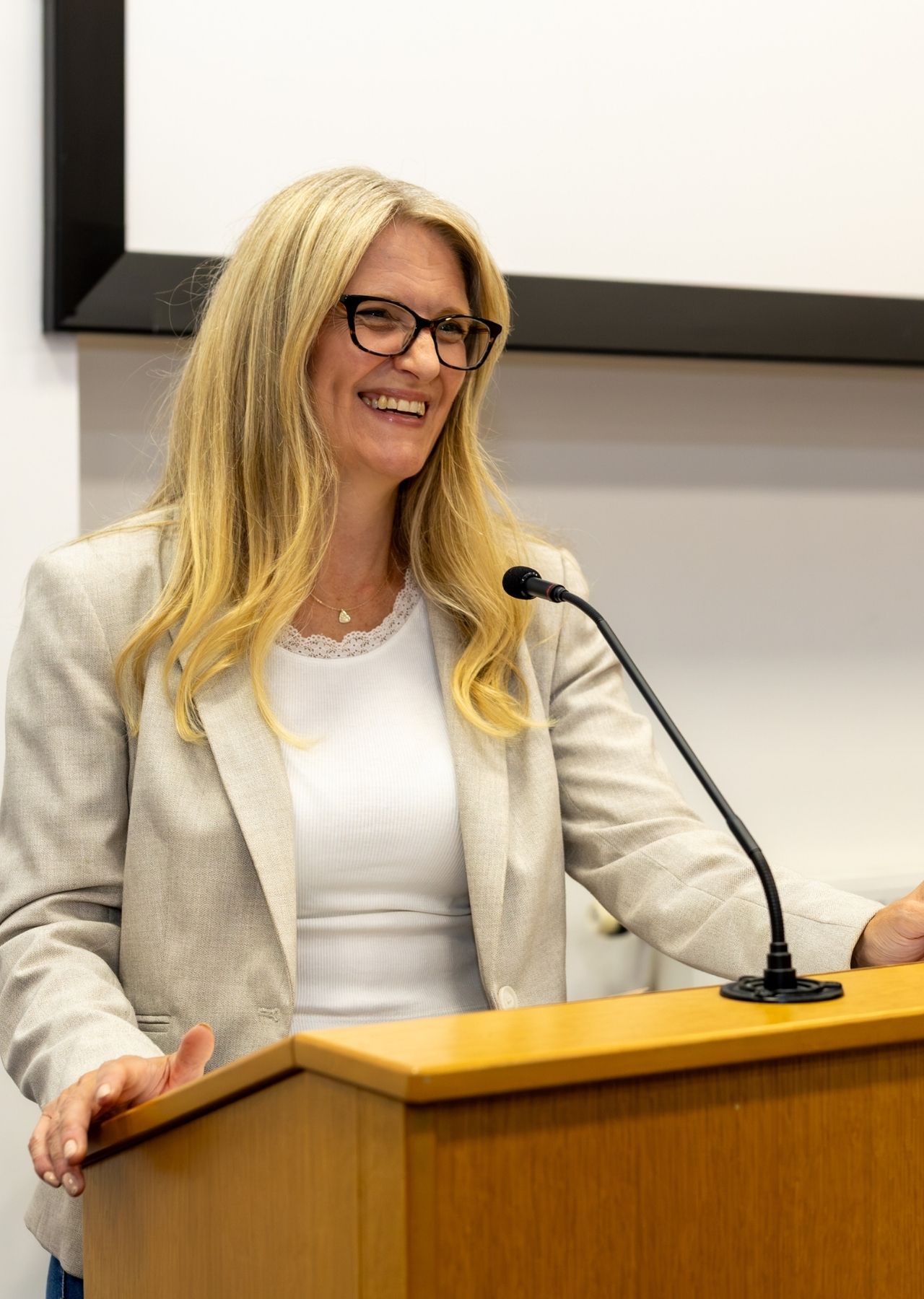 Karin Jones Executive Speaker for women 5